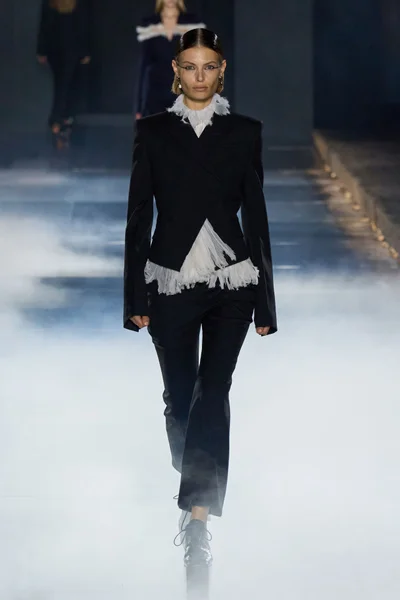 Look 4